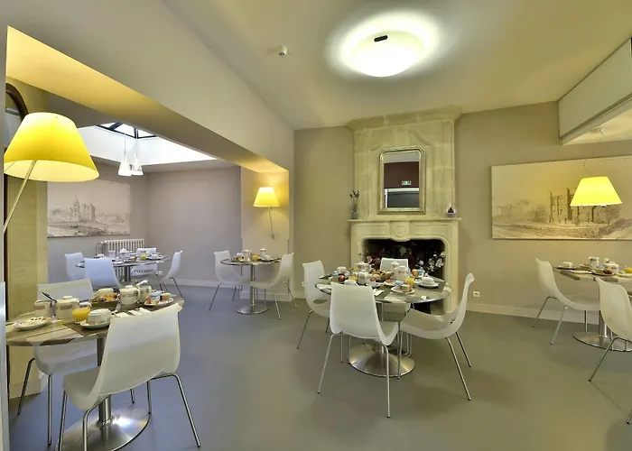 Hotell De La Commanderie 3*